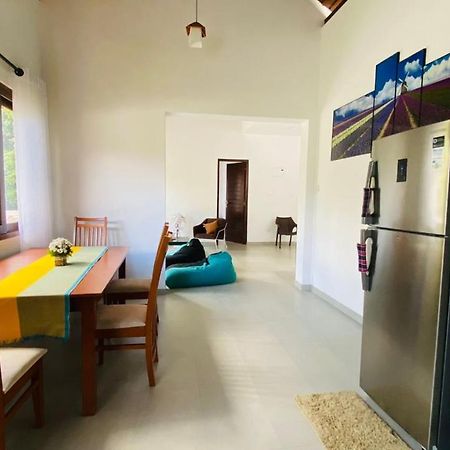Travel Inn Deluxe Anniewatta Канди Екстериор снимка
