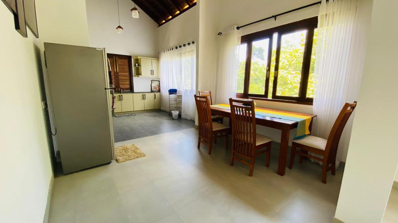 Travel Inn Deluxe Anniewatta Канди Екстериор снимка